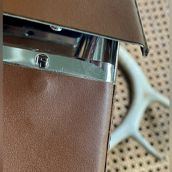 Spring-Loaded Credit Card Wallet - Picture 2 of 8